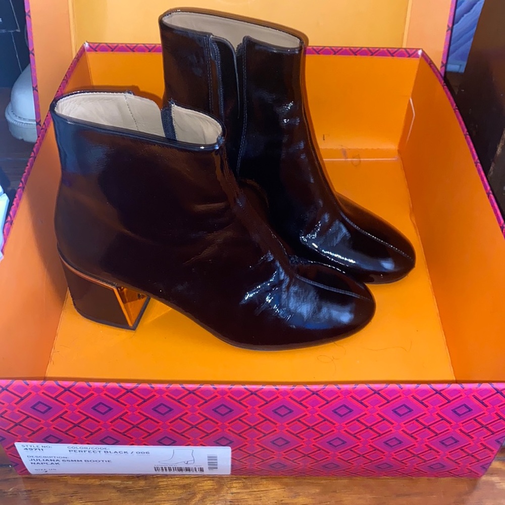 Black Tory Burch boots